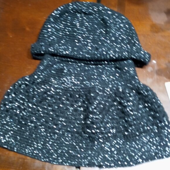 BEENIE and FRILLED NECK SCARF - Picture 4 of 4